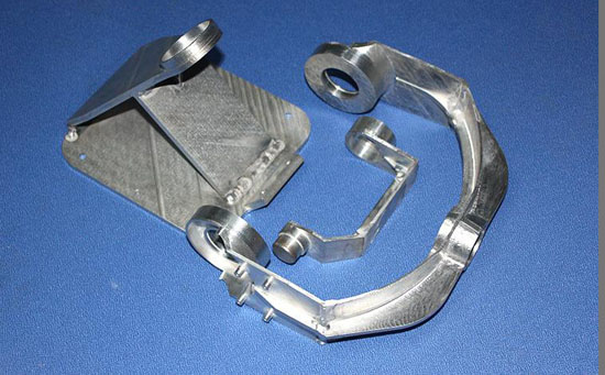 手板一般是少量的样品,生产周期短,较少的人力和物力资源,很快发现产品设计的不足和改进,以便生产。