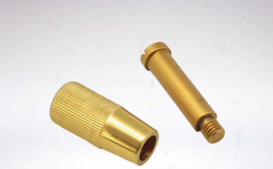 在CNC数控机床上加工五金手板,经过手工加工